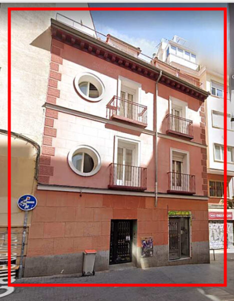 Edificio de apartamentos turísticos en venta junto a GRAN VIA de Madrid. 