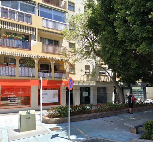 LOCAL COMERCIAL en venta en MARBELLA (MÁLAGA) Av. Ricardo Soriano, 54.