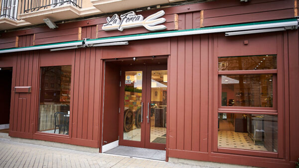 Local comercial en ALQUILER en el Paseo Sarasate 6-8 de Pamplona.