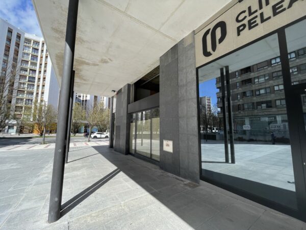 Local comercial en alquiler en Avd Pío XII n 11 (Iturrama nuevo) y Plaza Leonor de Trastámara PAMPLONA