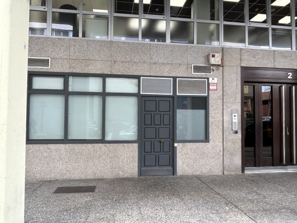 ALQUILER local en C/ Leyre 2 de PAMPLONA – MEDIA LUNA